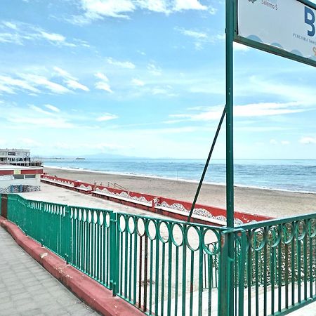 Salifornia Casa Vacanze Salerno Exterior foto