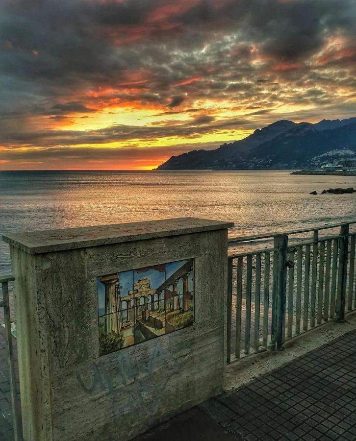 Salifornia Casa Vacanze Salerno Exterior foto