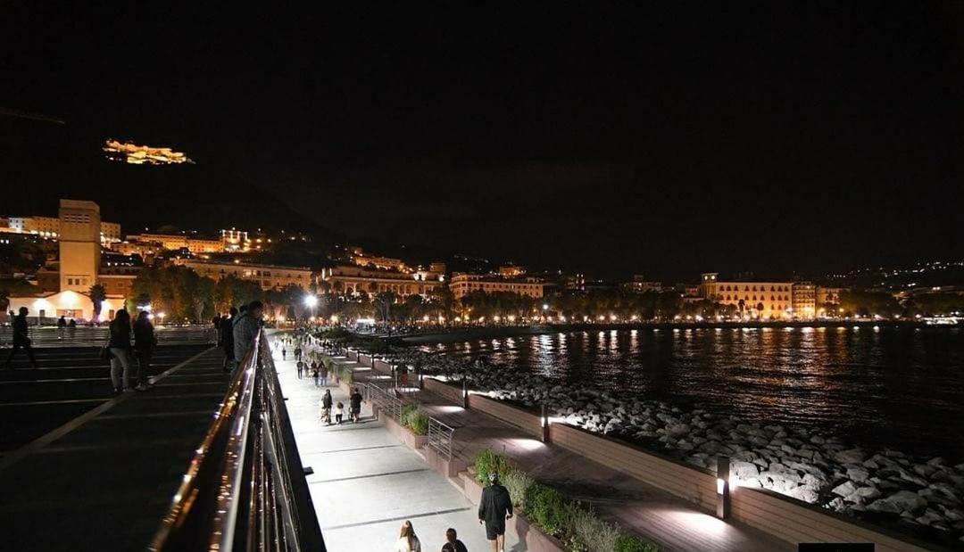 Salifornia Casa Vacanze Salerno Exterior foto