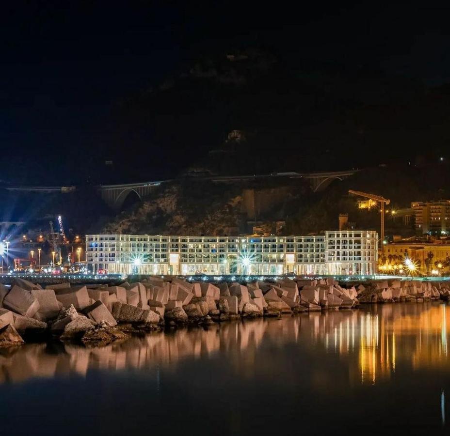Salifornia Casa Vacanze Salerno Exterior foto