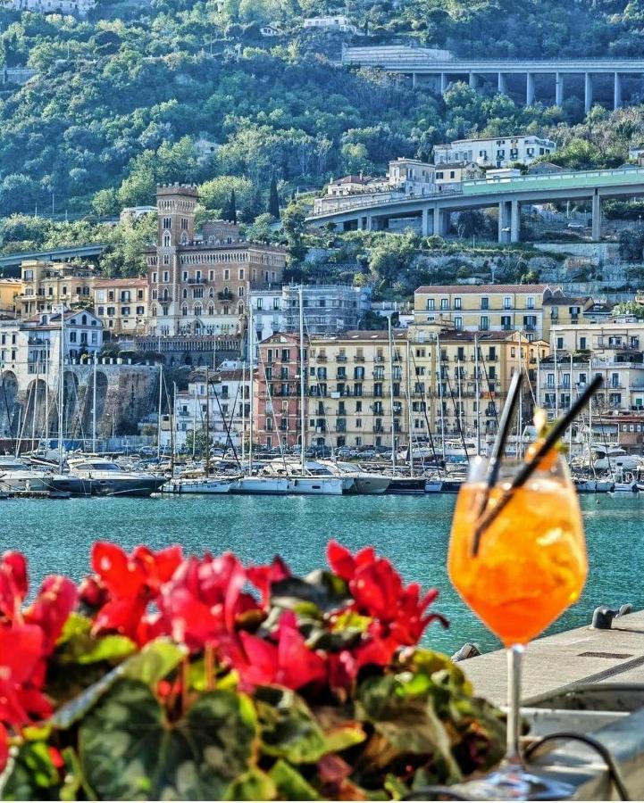 Salifornia Casa Vacanze Salerno Exterior foto